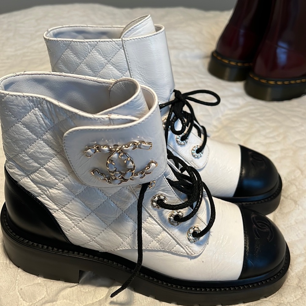 Shiny Lambskin Quilted Lace Up Combat Boots White Black
